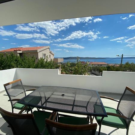 Apartamento Apartman Mila Kaštela Exterior foto