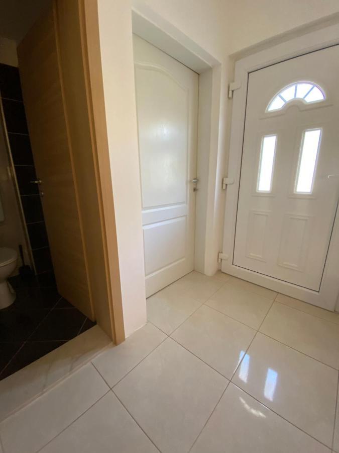 Apartamento Apartman Mila Kaštela Exterior foto