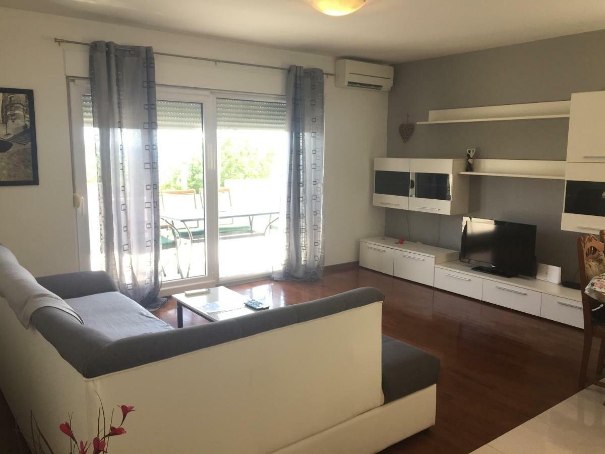 Apartamento Apartman Mila Kaštela Exterior foto